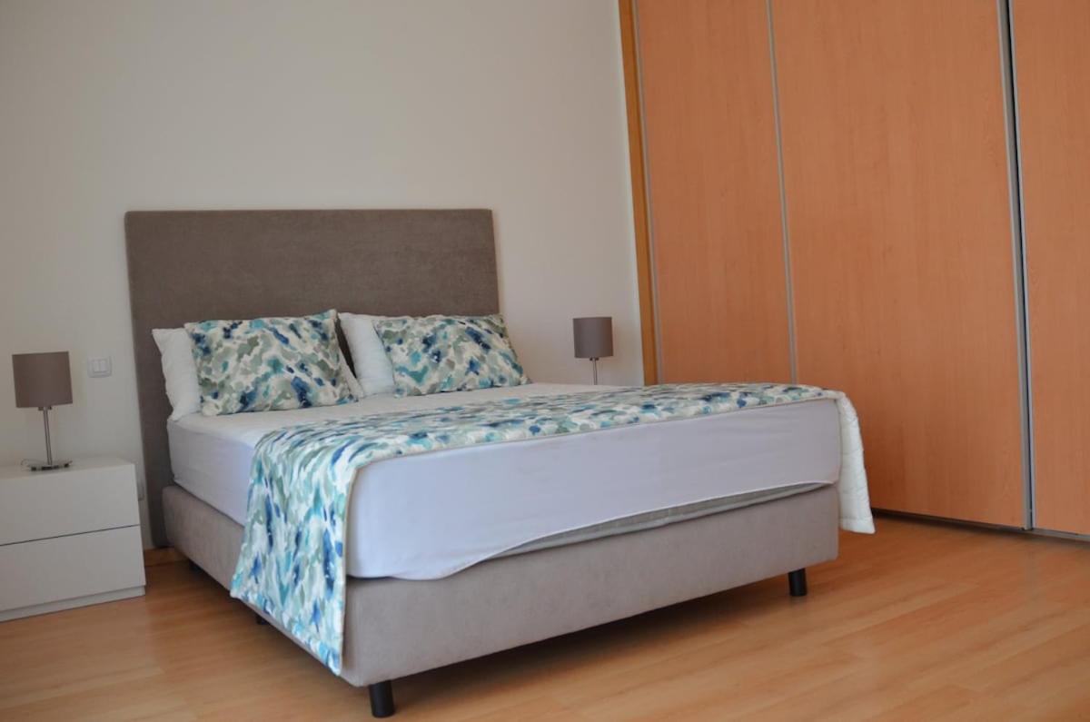 Algarve T2 Apartment With Pool And Balcony In Olhão Esterno foto
